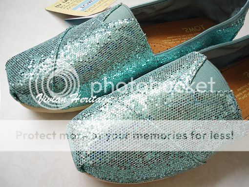 TOMS NEW BLUE GLITTER WOMENS 100% auth. (U.S SELLER)  