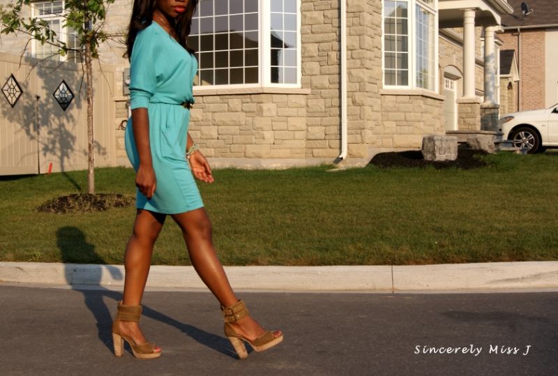 mint dress and comfortable heels from toronto blogger