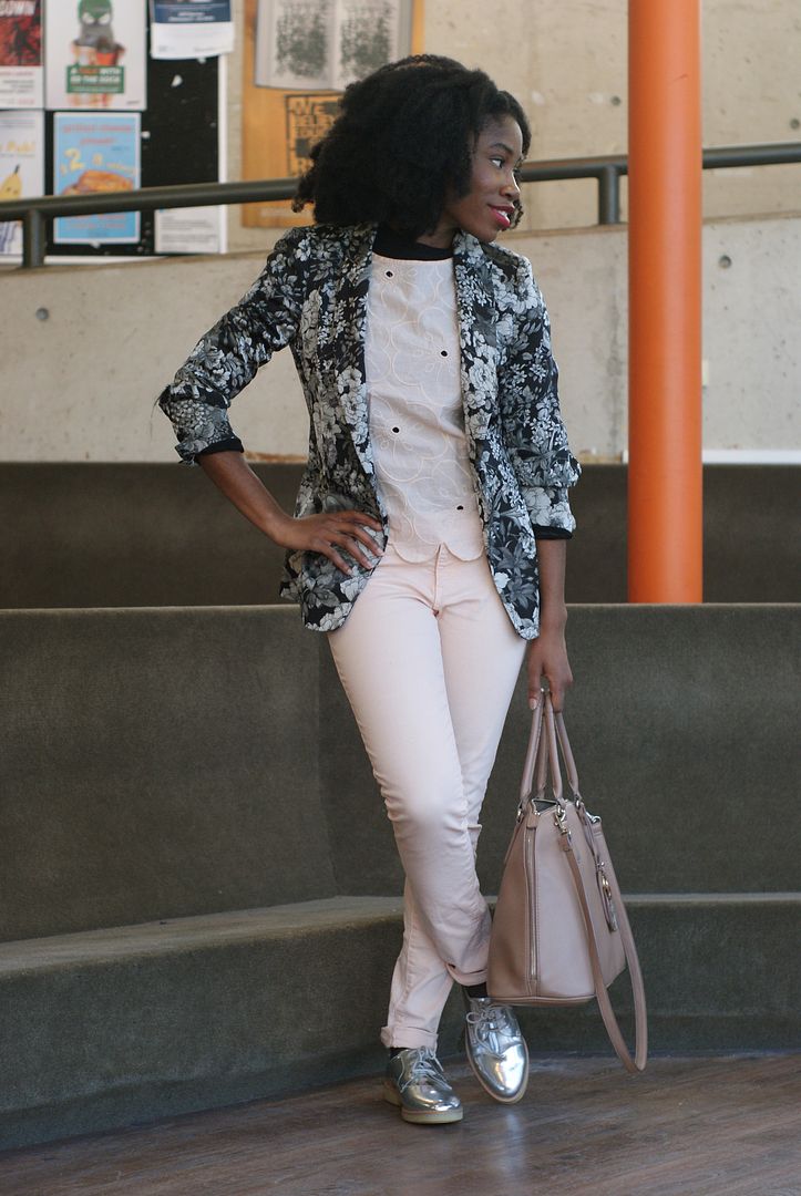 grey and blush, floral blazer, pink denim, coloured denim, toronto blogger